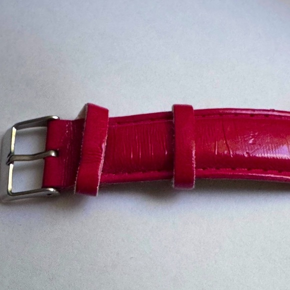 โฐ  Rare Vintage Early 2000โs Hello Kitty Red Leather and Pave Crystal Watch - Picture 8 of 13